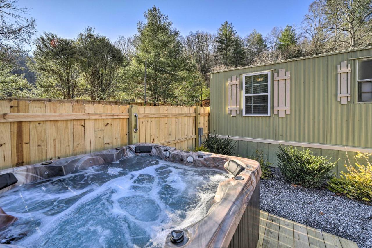 Smoky Mountain Vacation Rental With Hot Tub And Kayaks Whittier Esterno foto