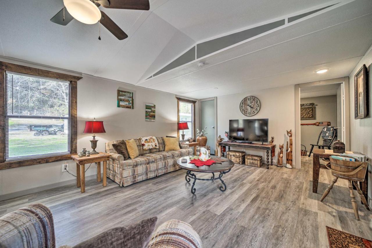 Smoky Mountain Vacation Rental With Hot Tub And Kayaks Whittier Esterno foto
