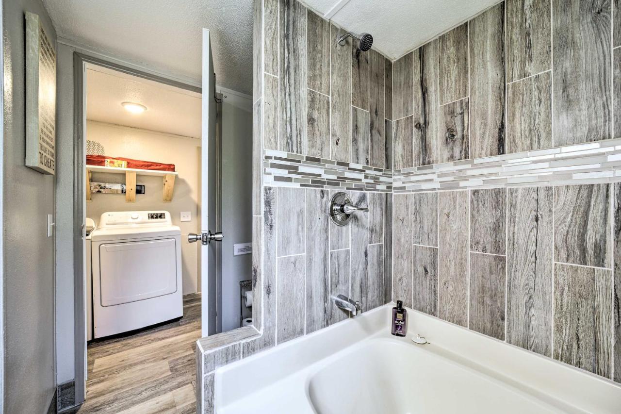 Smoky Mountain Vacation Rental With Hot Tub And Kayaks Whittier Esterno foto